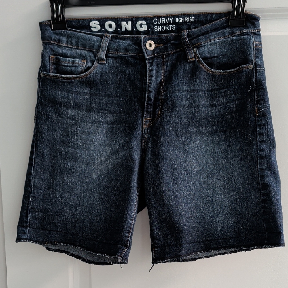 S.O.N.G. Women's Curvy High Rise Blue Jean Shorts